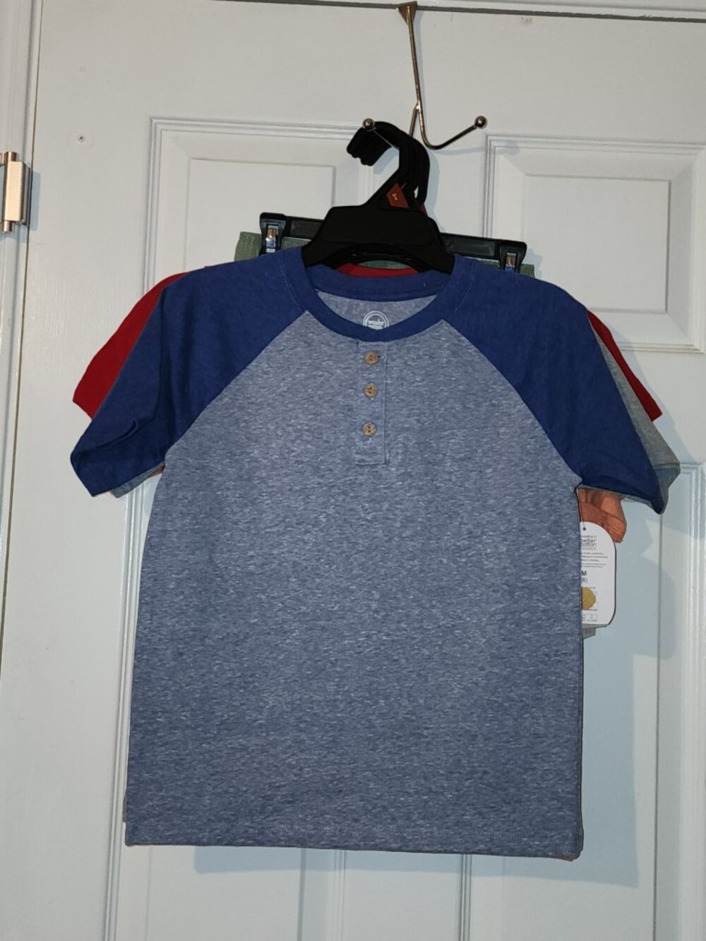 365 Kids Boys Size 8 Bundle 7 Pieces Shirts Shorts Marvel NWT - Picture 8 of 10